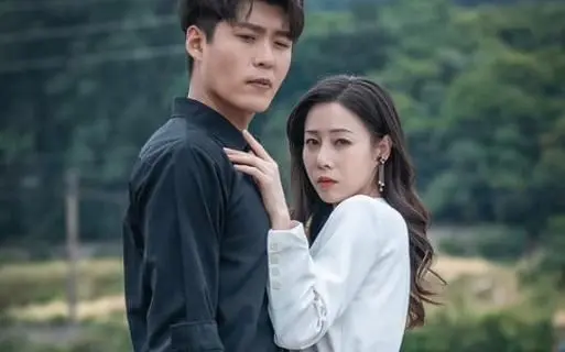 《崛起从回村开始》：都市精英乡村逆袭，平凡人生也能闪耀光芒！